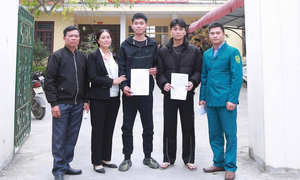 Cử nhân IT và em trai 19 tuổi cùng viết đơn tình nguyện nhập ngũ