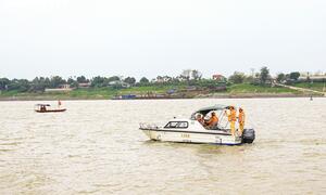 CSGT đường thủy Hà Nội bảo đảm an toàn cho lễ hội