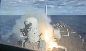 Iran phóng 'mưa tên lửa' vào Israel, Mỹ họp khẩn đẩy nhanh sản xuất vũ khí