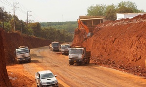 Đồng Nai chỉ đạo tạm dừng thi công đoạn hạ cốt nền làm 8 nhà dân 'treo cao'