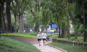  Loạt công viên hạ rào, người dân tận hưởng không gian mở giữa lòng Hà Nội