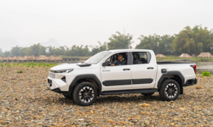 Khách hàng trẻ ‘Hilux 2026 là lựa chọn thú vị bậc nhất phân khúc bán tải’