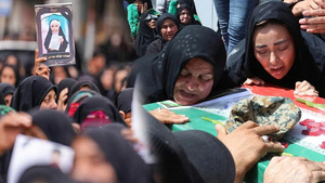 Biển người tiễn đưa 168 nữ sinh thiệt mạng trong vụ không kích của Mỹ và Israel