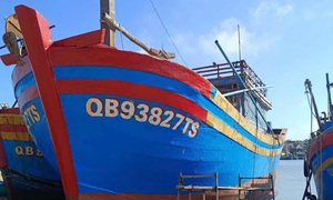 Tìm kiếm tàu cá cùng 2 ngư dân Quảng Trị mất liên lạc trên biển