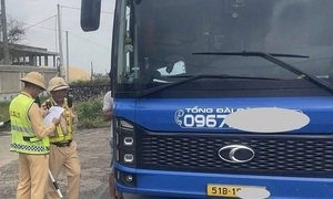 Xe khách chở quá 19 người, bị phạt hơn 140 triệu đồng 