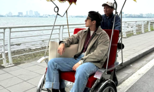 Hà Nội đề xuất thí điểm xích lô điện và xuồng điện phục vụ du lịch