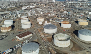 Giá dầu lao dốc sau khi ông Trump ra tín hiệu sớm kết thúc xung đột Mỹ - Iran