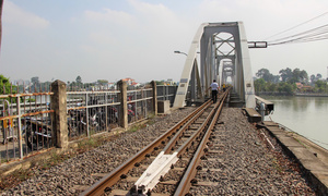 Khởi tố vụ án sà lan đâm cầu Ghềnh ở Đồng Nai