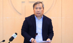  Chủ tịch Hà Nội khuyến cáo người dân bình tĩnh, không tích trữ xăng dầu