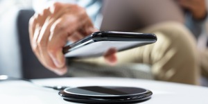 Vì sao điện thoại vẫn sạc chậm dù hỗ trợ sạc nhanh?