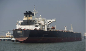 Hải quân Ấn Độ hộ tống tàu dầu đầu tiên vượt eo biển Hormuz thành công