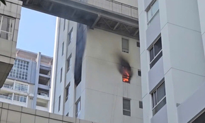 Cháy lớn tại căn hộ chung cư, hàng trăm cư dân hoảng loạn tháo chạy