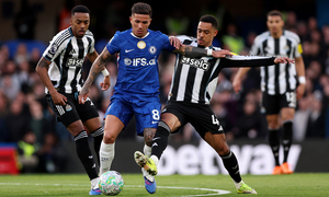 Cập nhật Ngoại Hạng Anh hôm nay: Chelsea hụt hơi trước Man Utd