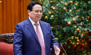 Thủ tướng: Xem xét bố trí ngân sách hỗ trợ bình ổn giá xăng dầu