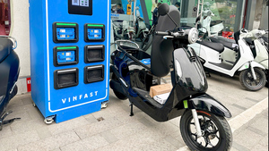 Xe máy điện VinFast gây chú ý với mô hình đổi pin tiện lợi
