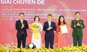 Tôn vinh 34 tác phẩm báo chí tiêu biểu góp phần xây dựng Đảng bộ TP Hà Nội