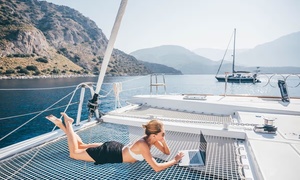 Công việc không cần bằng cấp giúp cô gái du lịch miễn phí, 24 tuổi đã mua nhà