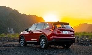 Honda CR-V 2026 bản xăng bổ sung trang bị, giá từ 1,039 tỷ đồng