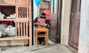 Chế độ ăn ngủ 'độc lạ' của cụ bà 50 năm không vào viện