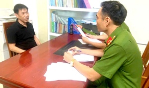 Giang hồ Mạnh 'gỗ' lĩnh 10 năm tù, 2 trong 4 cựu cán bộ kiểm lâm lĩnh án treo