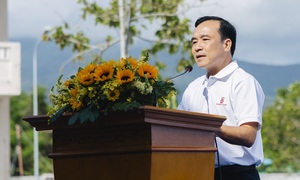 Saigon Co.op mang 'siêu thị đất liền' ra Côn Đảo với Phiên chợ nghĩa tình