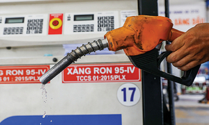 Phó Thủ tướng: Xử lý nghiêm hành vi vận chuyển trái phép xăng dầu qua biên giới