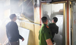 Cháy tầng 5 nhà nghỉ, 95 khách nước ngoài thoát nạn