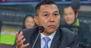 Chuyên gia đòi đuổi việc giám đốc tuyển Malaysia vì lương cao, làm việc kém