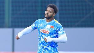 Xuân Son bỏ dở buổi tập: Chấn thương nhẹ, HLV Kim Sang-sik không cần lo lắng