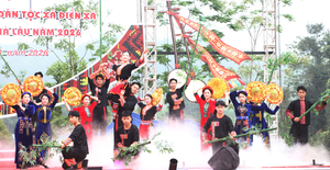 Về Quảng Ninh xem sắc màu chợ phiên lớn nhất năm