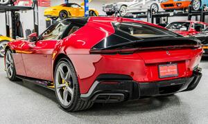 Ferrari triệu hồi mẫu V12 mới vì kính quá tối