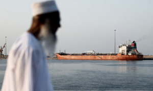 Ông Trump tuyên bố hoãn tấn công cơ sở năng lượng Iran, giá dầu giảm mạnh