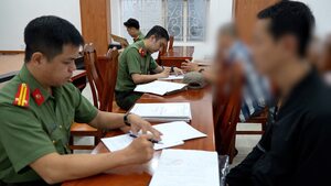 Công an TP.HCM tiếp nhận 34 công dân bị Mỹ trục xuất