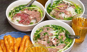 Bát phở tăng giá lên 50.000 đồng, chủ quán có lãi lớn hơn thời 30.000 đồng?