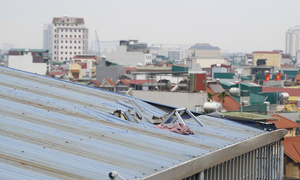 Cận cảnh lối thoát hiểm trên mái nhà cứu 7 người trong vụ cháy ở Hà Nội