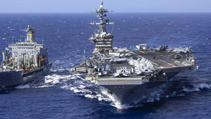 Iran phóng 'mưa' tên lửa vào tàu sân bay, Mỹ tuyên bố đánh chặn tất cả