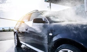 Cách vệ sinh ô tô để tránh ẩm mốc