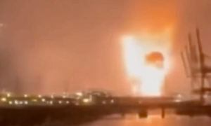 Cảng Nga dừng bốc xếp dầu sau đợt tấn công bằng UAV lớn chưa từng có của Ukraine