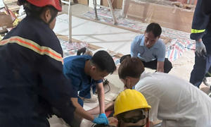 Nam công nhân tử vong sau sự cố kẹt thang máy ở Phú Thọ