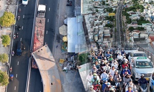 Tấm thép 10 tấn đè cabin xe rác, tài xế tử vong, cửa ngõ TP.HCM ùn tắc