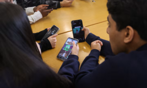 Công nghệ 28/3: Châu Âu siết chặt trẻ em dùng mạng xã hội