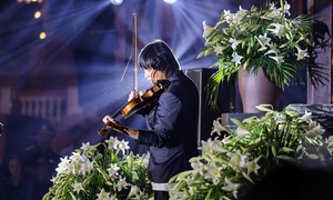 Đêm nhạc 'Hà Nội bình yên' lan tỏa cảm xúc tại phố đi bộ Hồ Gươm