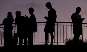 Bất chấp lệnh cấm, 20% thanh thiếu niên Australia vẫn dùng mạng xã hội