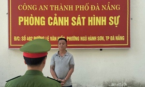 Tổ chức giải Poker trái phép, kẻ từng có 4 tiền án bị bắt