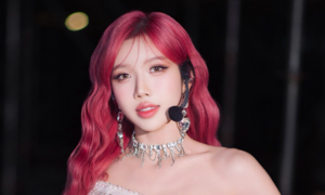 Gia thế và học vấn của nữ ca sĩ Việt sang Trung Quốc thi 'Đạp gió'