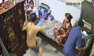 Công an xác minh clip bạo hành người bệnh ở phường Khánh Hội, TP.HCM