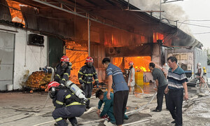 Cháy xưởng sản xuất bánh kẹo ở Hà Nội