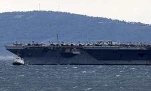 Tàu sân bay thứ ba của Mỹ tiến về Trung Đông
