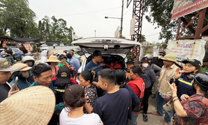 Dừng việc tìm kiếm 3 mẹ con nghi gieo mình xuống sông Hồng ở Hưng Yên