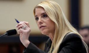 Tổng thống Trump cách chức Bộ trưởng Tư pháp